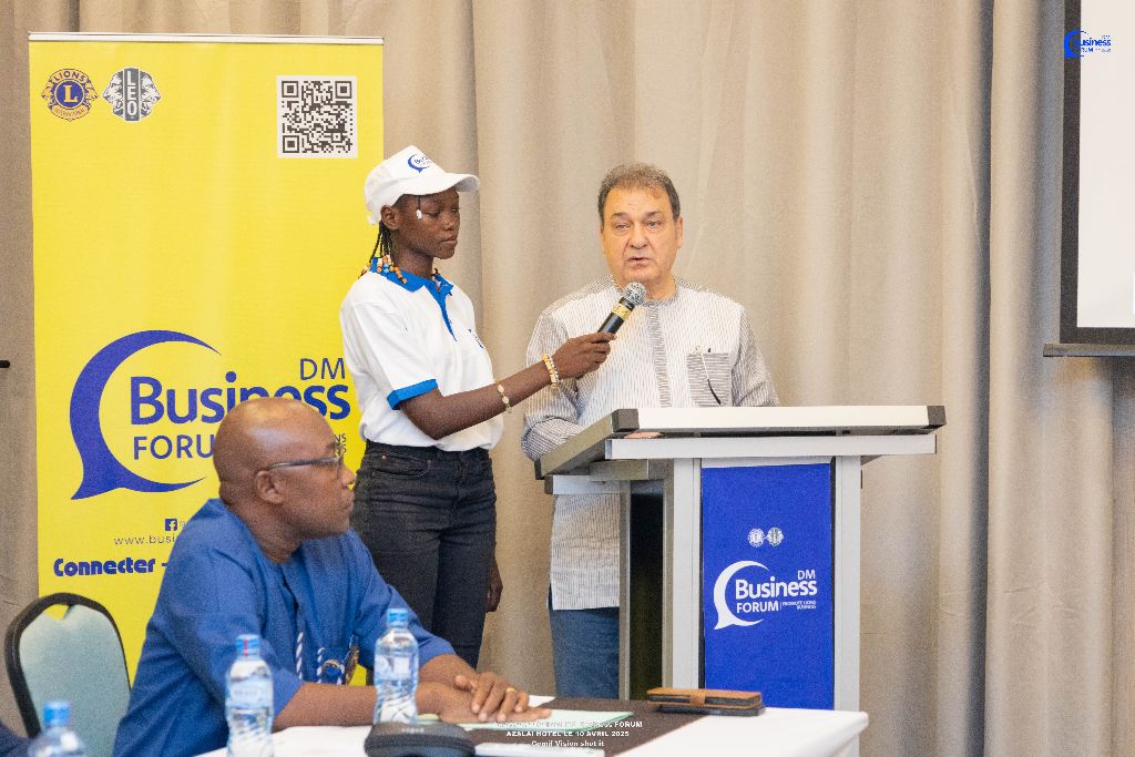 Participants au lancement du Business Forum DM 403